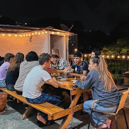 La Familia Hostel - Manila